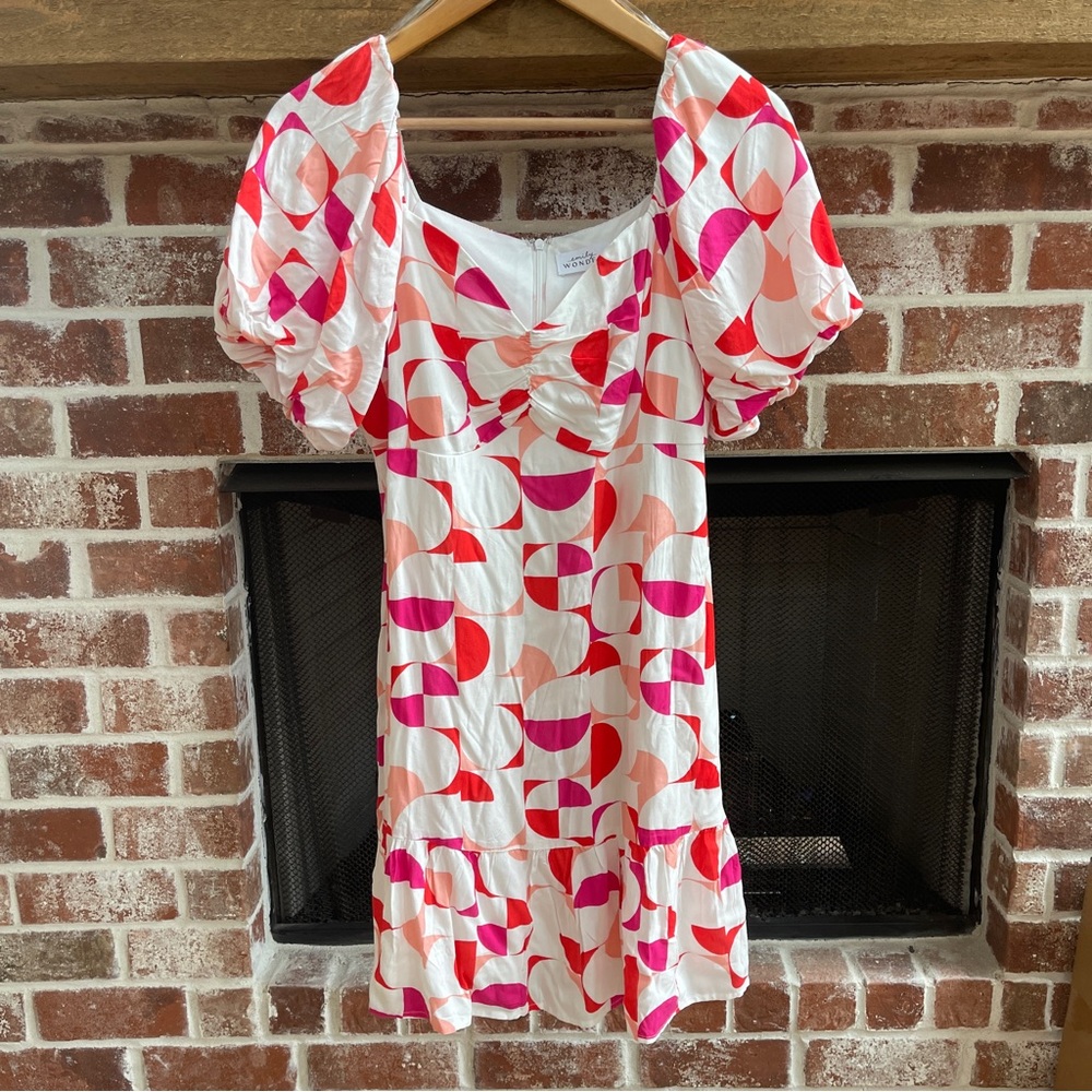 Emily Wonder Circle Up print Geometric Pink and Red Dress with puff sleeves Sz L